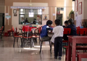 photographies de bolivie Les comedores infantil (salle à manger pour enfant) permetten à des enfants pauvres de bénéficier d'un repas, d'un soutien scolaire.