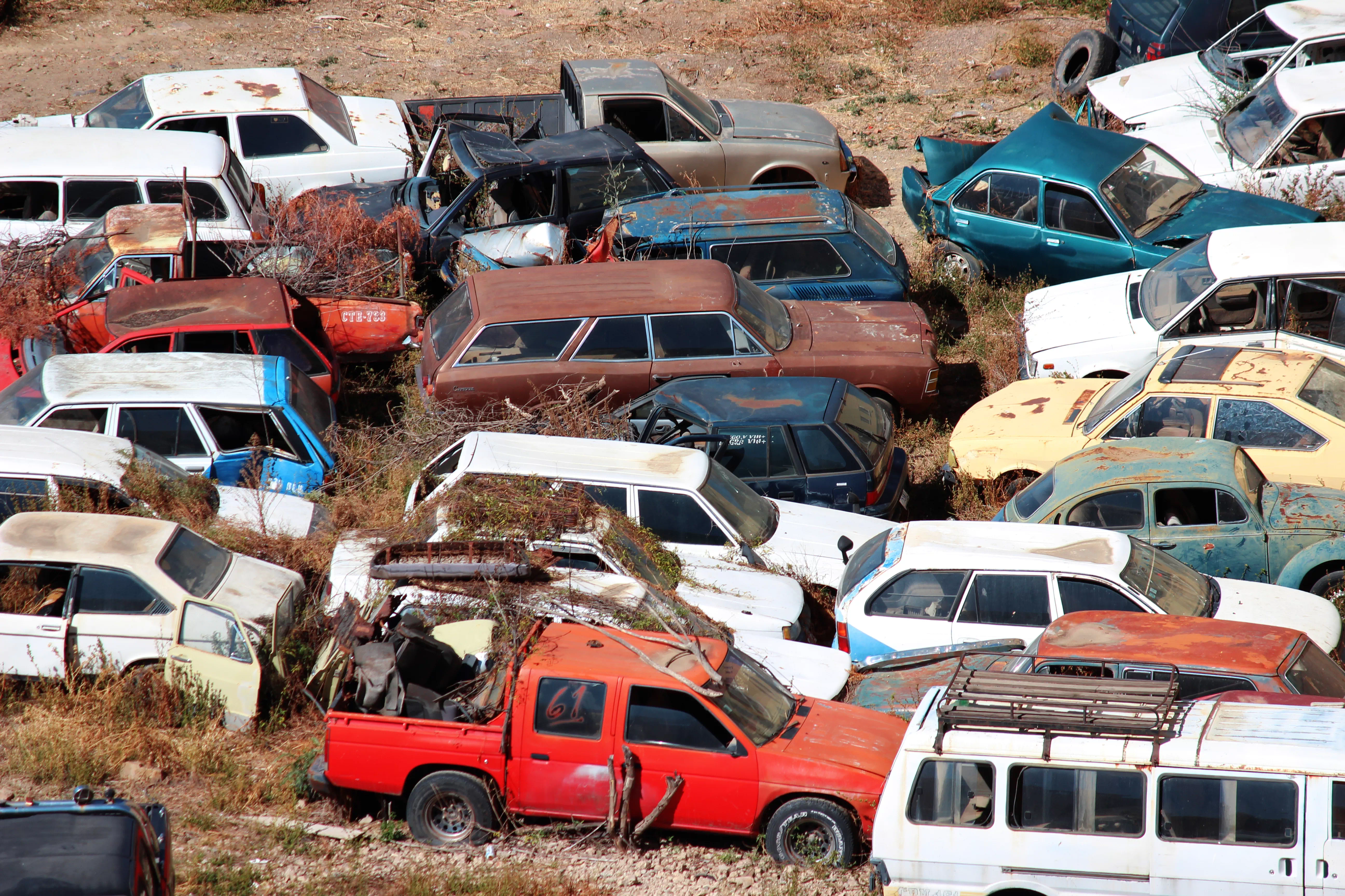 photographies de bolivie Cimetière de voitures à Cochabamba